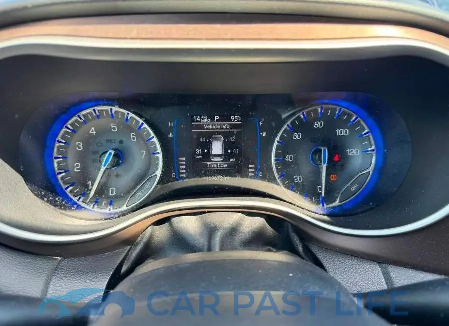 2C4RC1DG6LR172233# 8