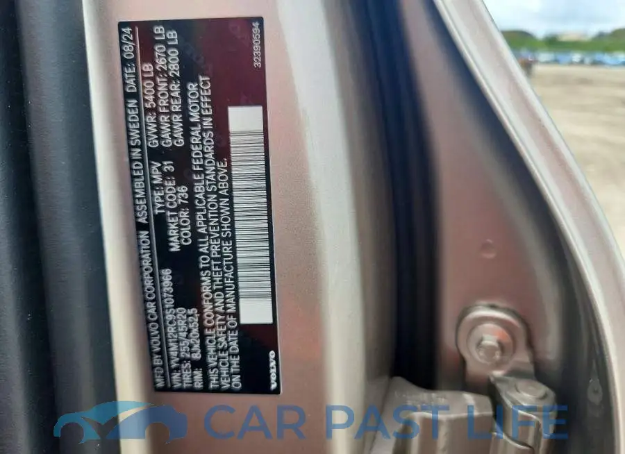 YV4M12RC9S1073966# 13