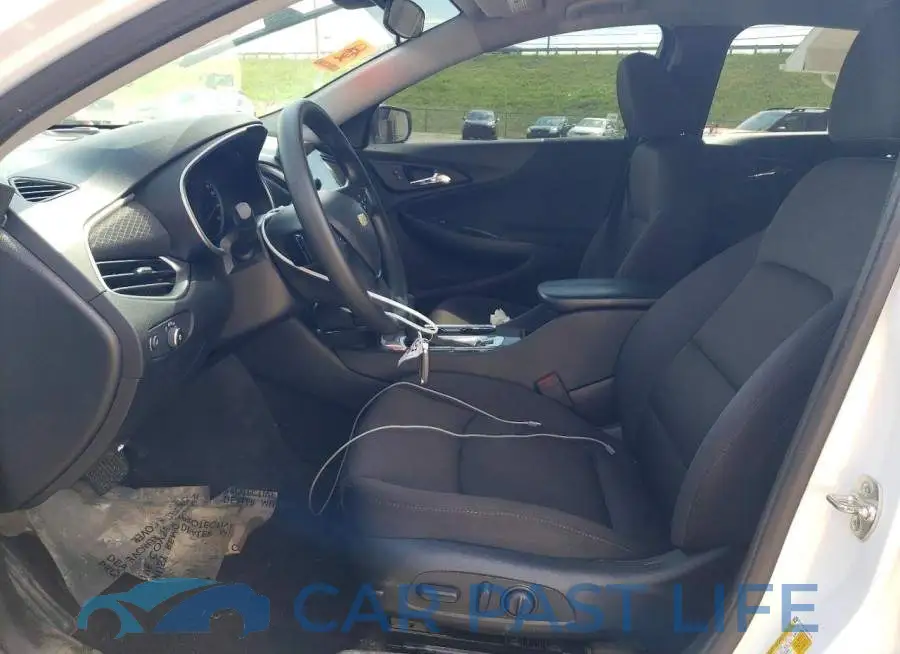 1G1ZD5ST3SF110744# 7