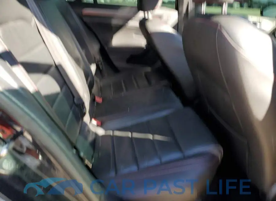3VW5T7AU2LM002404# 10