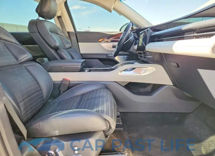 5LMPJ8K4XRJ796329# 7