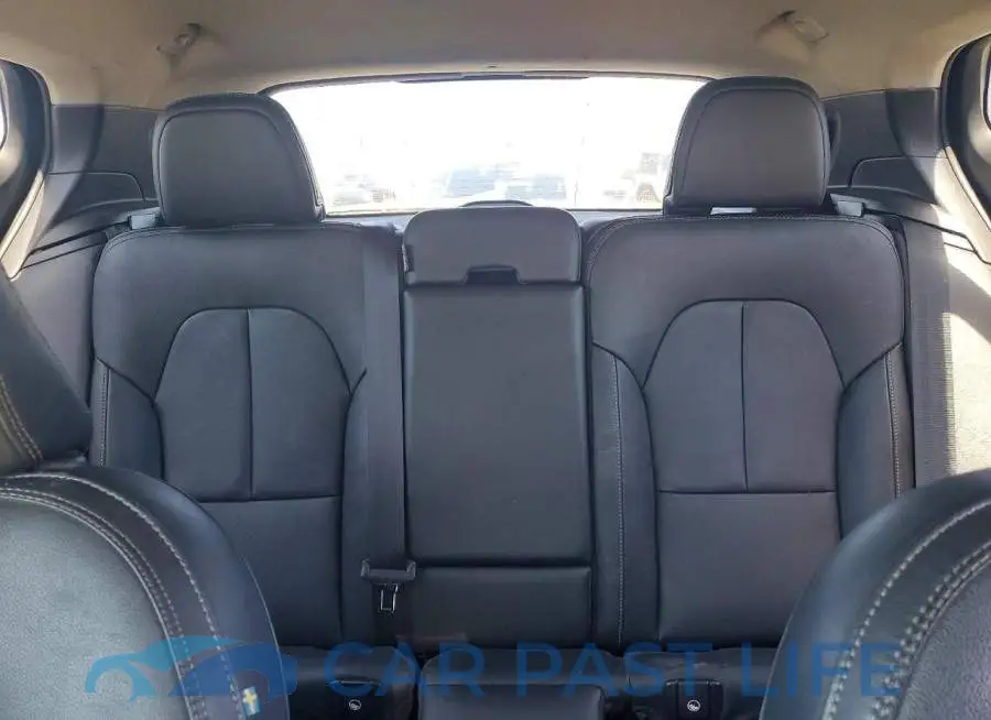 YV4162UK8M2525969# 10