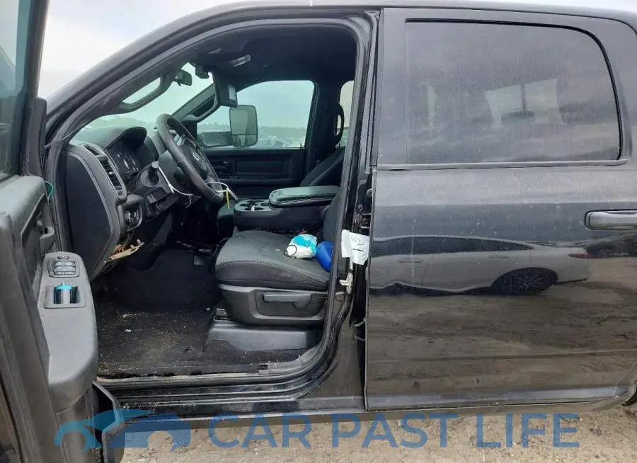 3C6UR5CL8MG633400# 12
