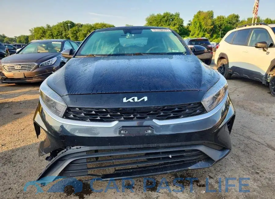 3KPF24AD9PE594814# 5