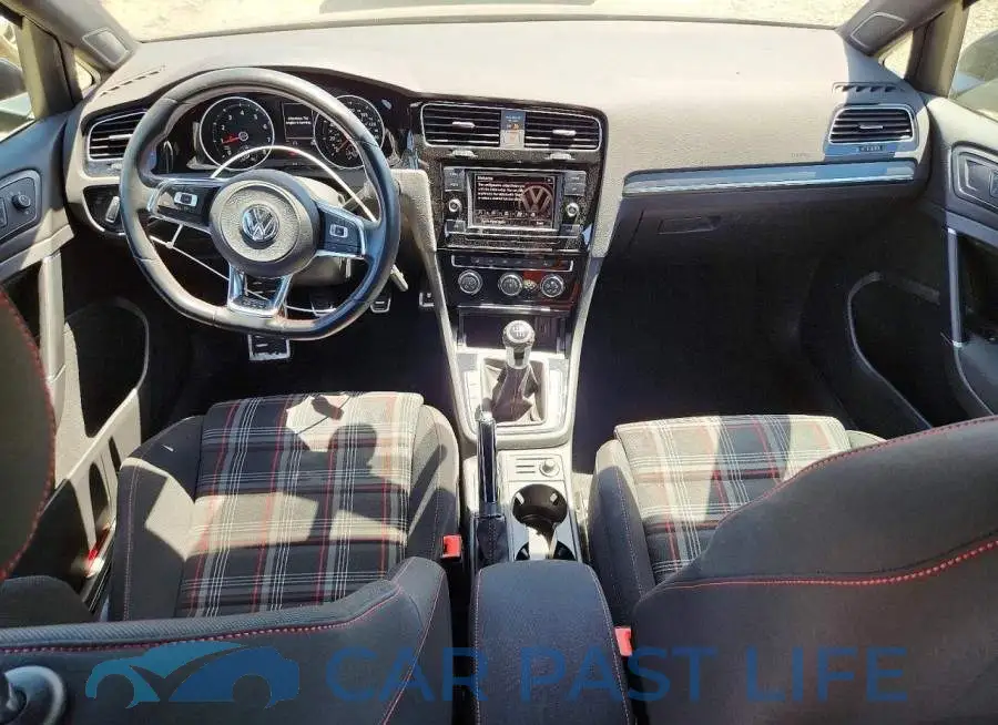 3VW5T7AUXKM027355# 8
