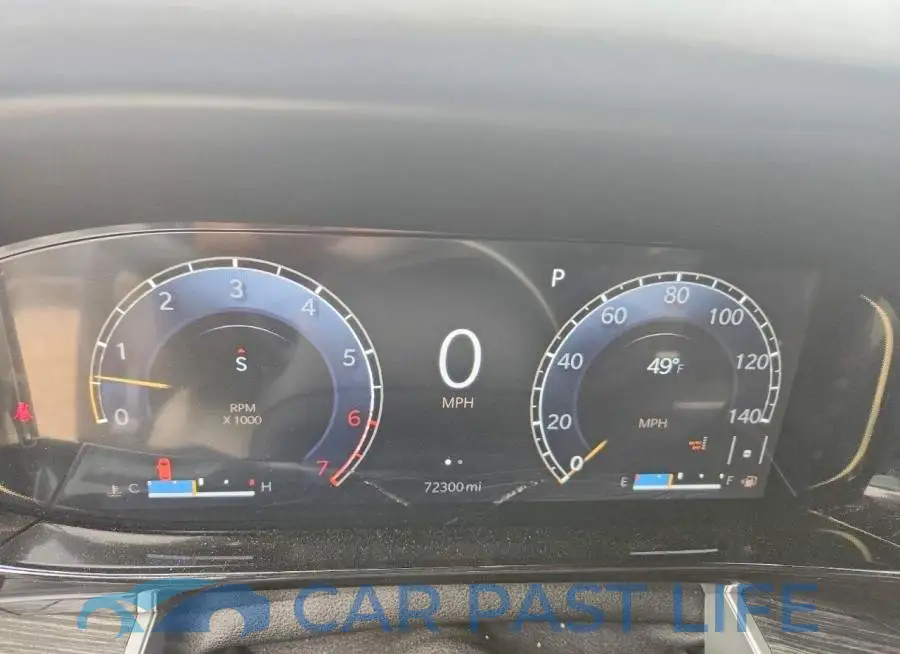 1C4SJVDT8NS141028# 9
