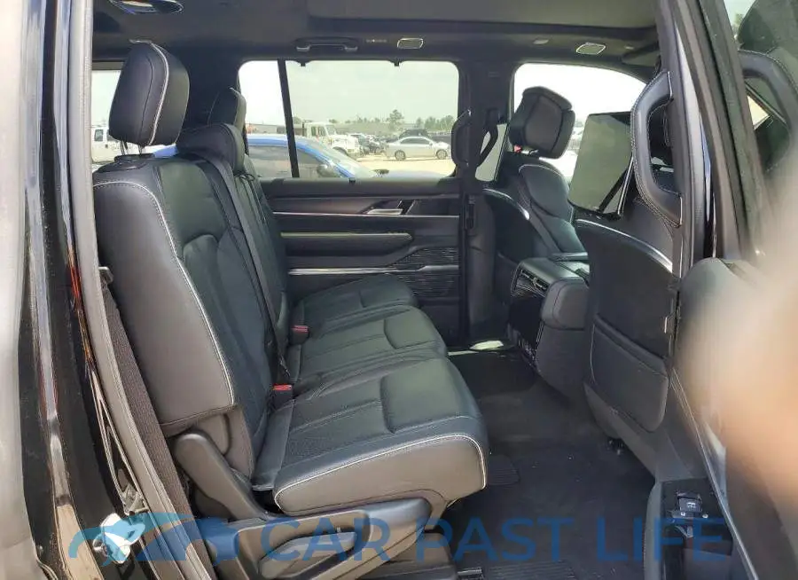 1C4SJVFP7RS155606# 11