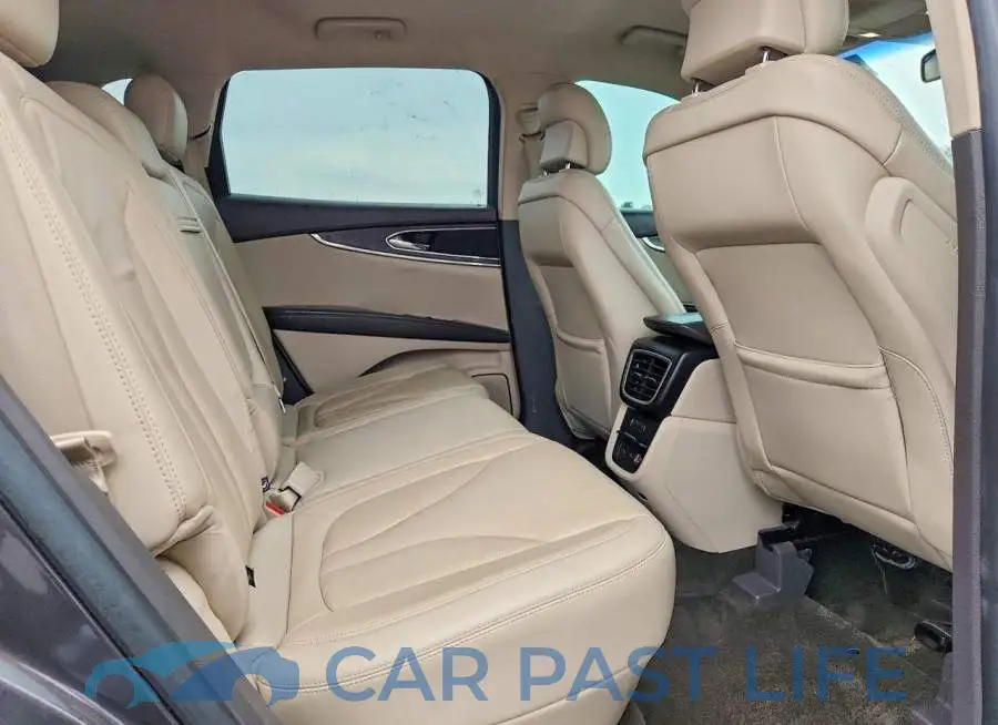 2LMPJ8KR7HBL37992# 11