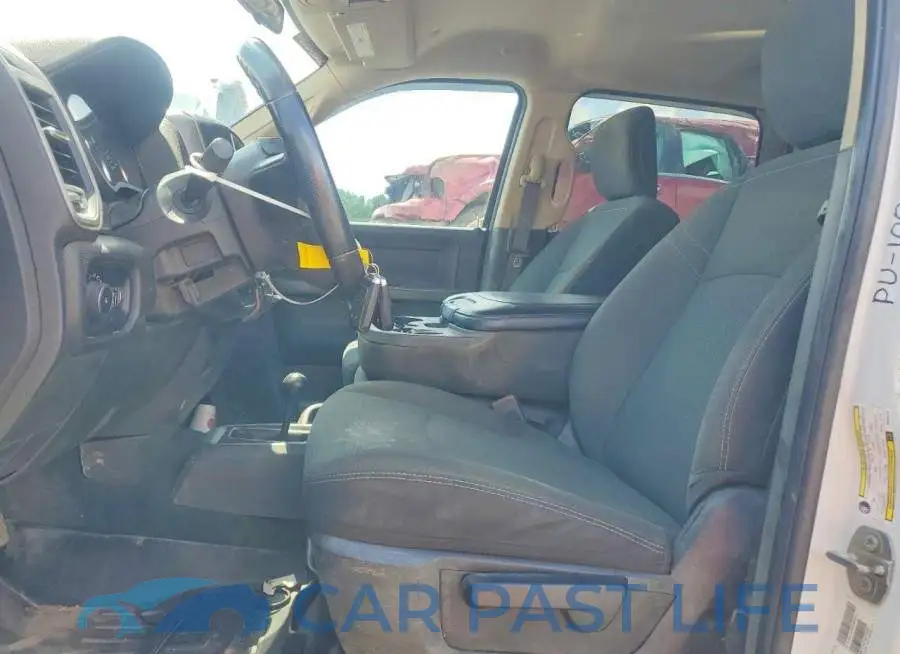3C6UR5CJ3KG676778# 7