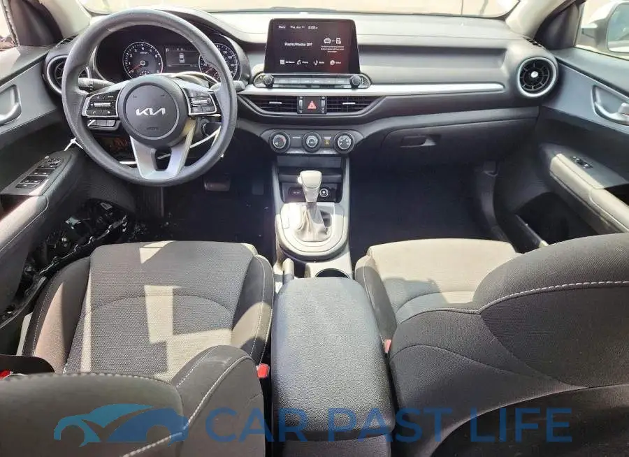 3KPF24AD9PE559903# 8