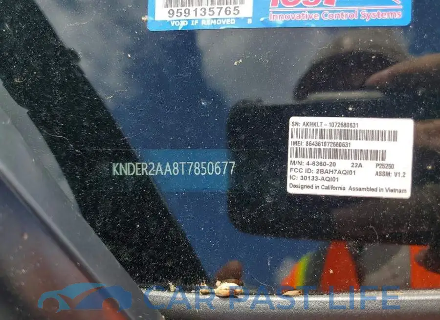 KNDER2AA8T7850677# 12