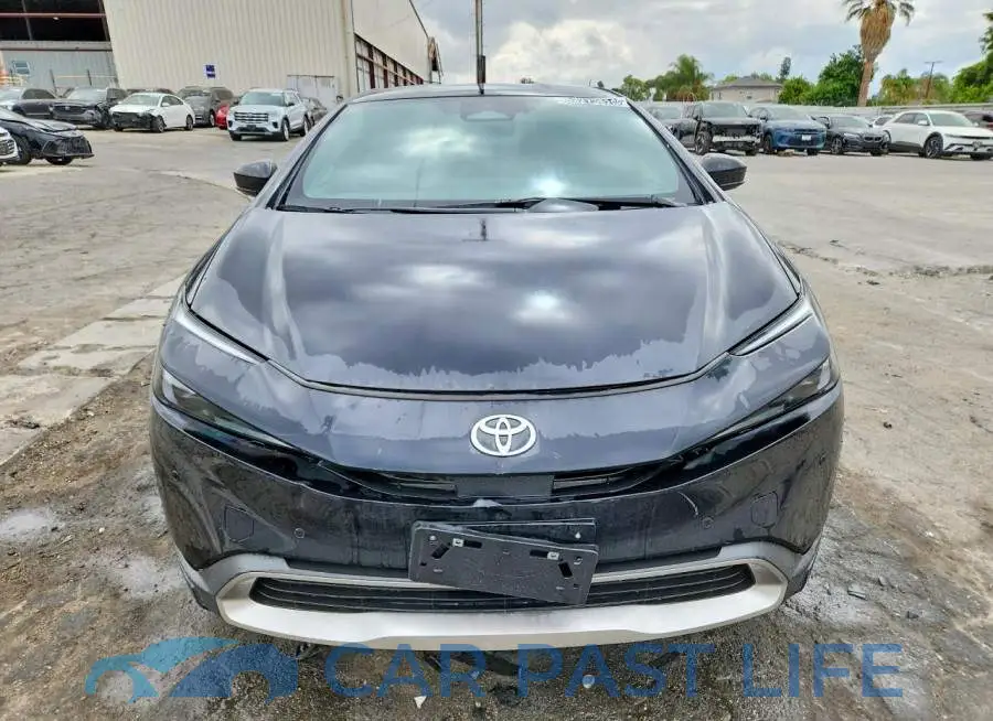 JTDACACU1T3056855# 5