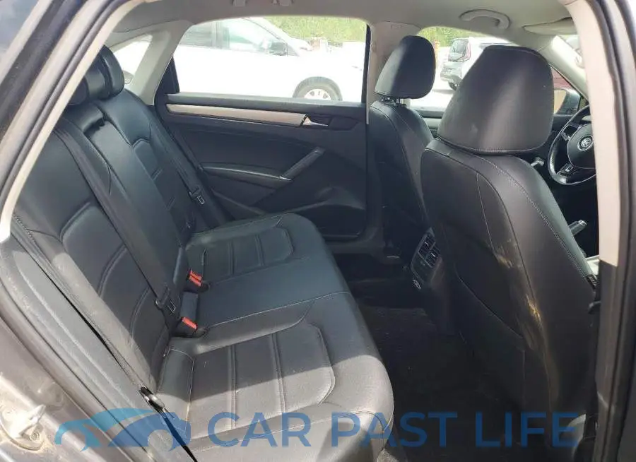 1VWSA7A33LC007810# 10