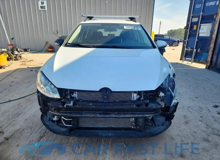 3VW017AU6HM531099# 5