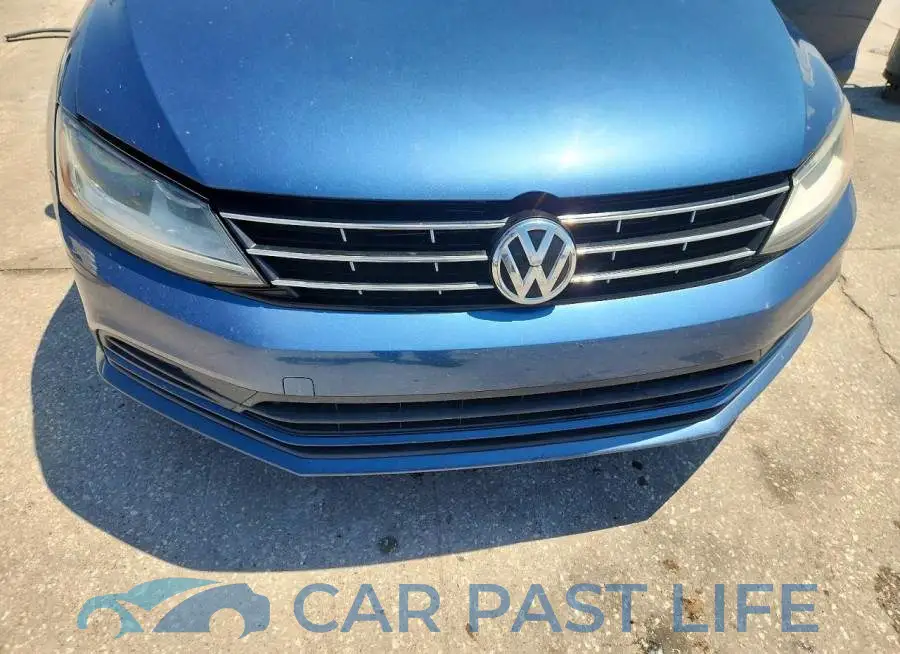 3VW2B7AJ4JM218618# 11
