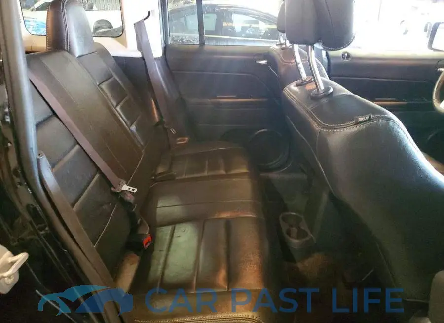 1C4NJRFB2HD170039# 11