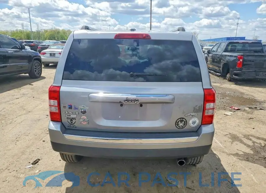 1C4NJRFB6HD196336# 6