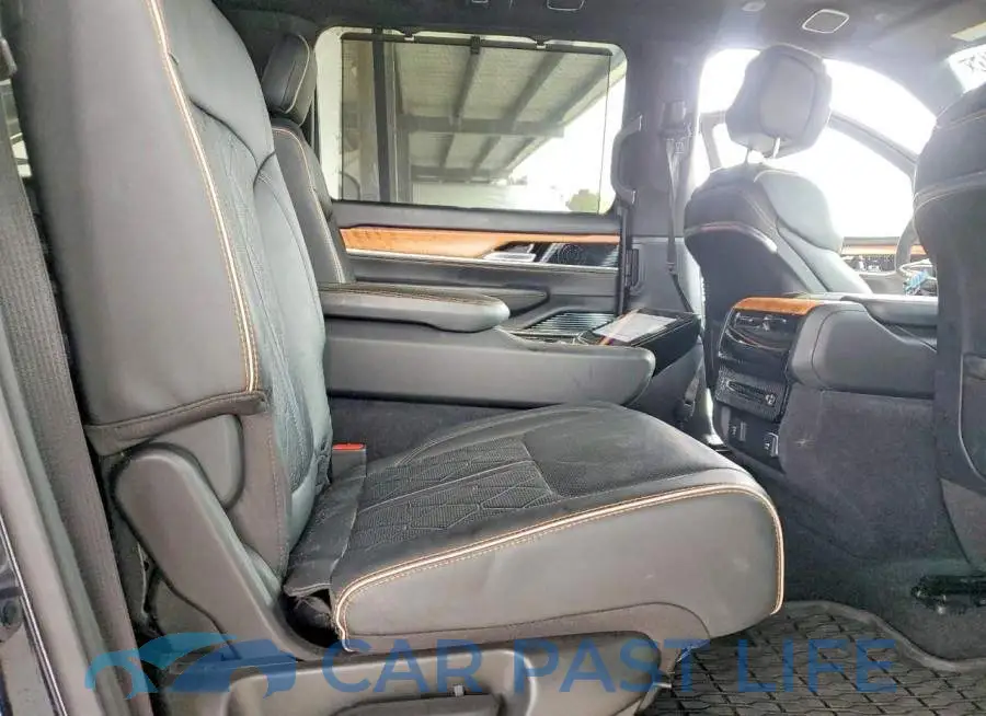 1C4SJSGP9RS182187# 11