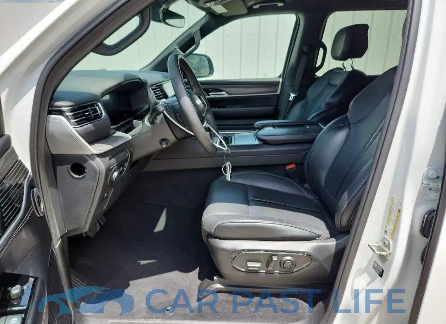 1C4SJUBP8RS136644# 7