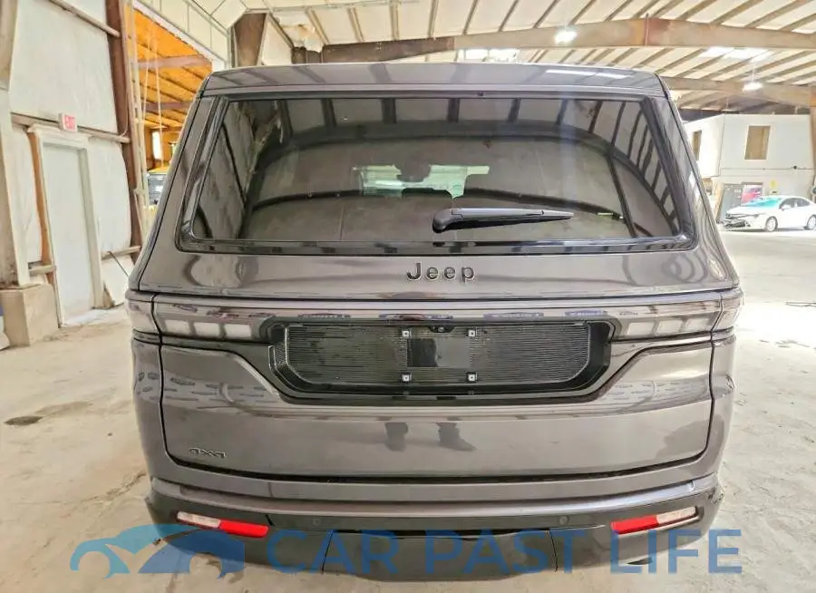 1C4SJVBP7TS161886# 6