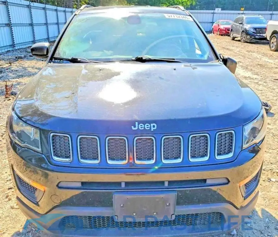 3C4NJCAB5JT327731# 5
