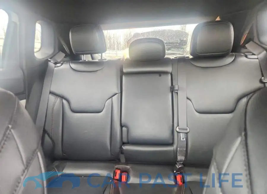 3C4NJDCN9RT150822# 10