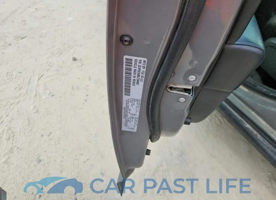 3C4PDCAB8LT264661# 13