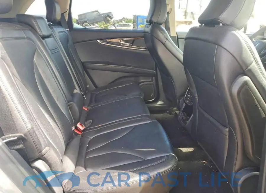 2LMPJ8J92MBL11585# 11