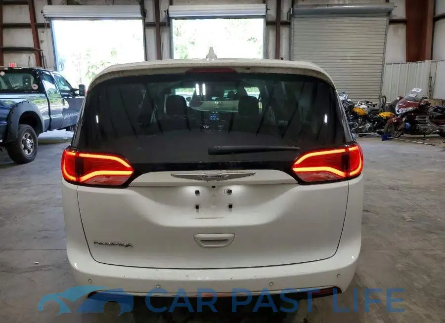 2C4RC1FG2LR158892# 6