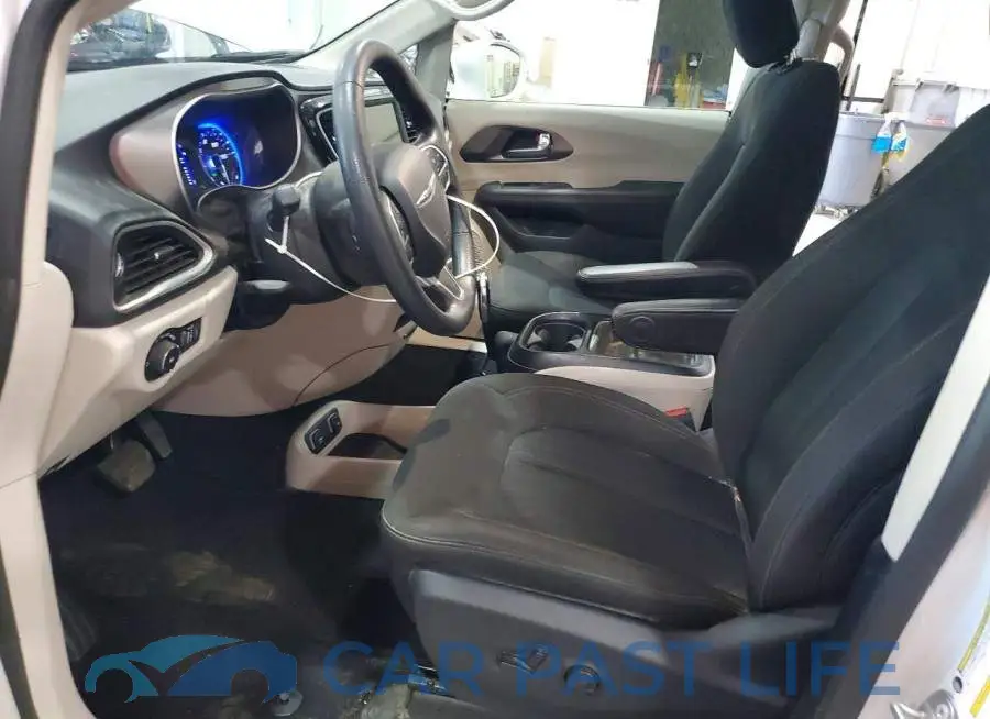 2C4RC1FG2LR158892# 7