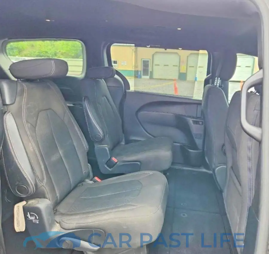 2C4RC3FG4MR502171# 11