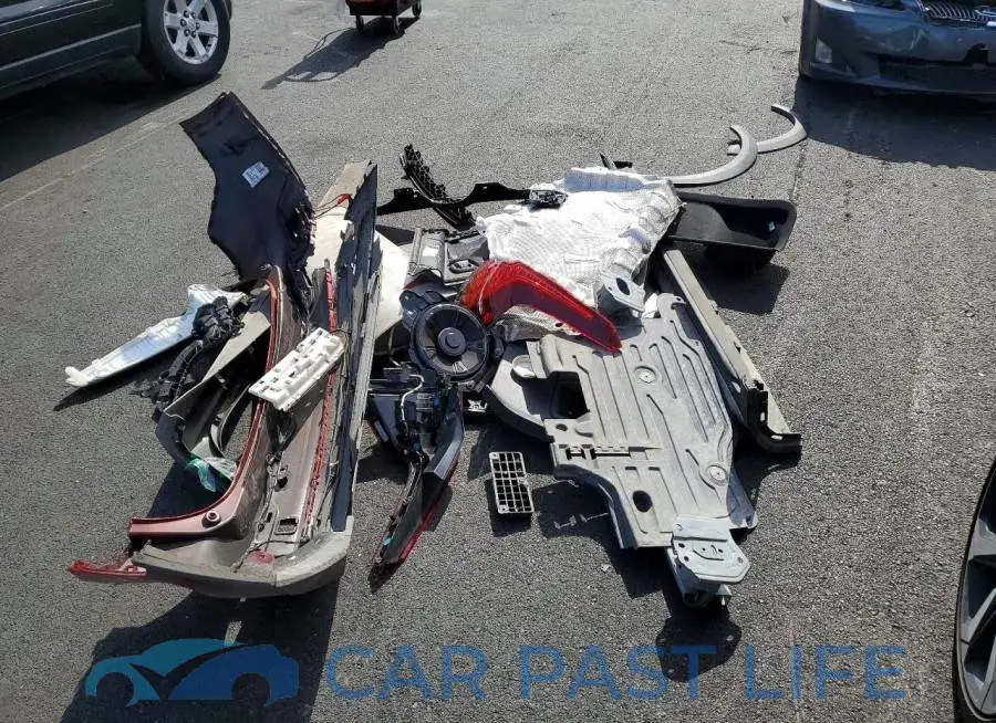 YV4L12WL7S2147654# 12