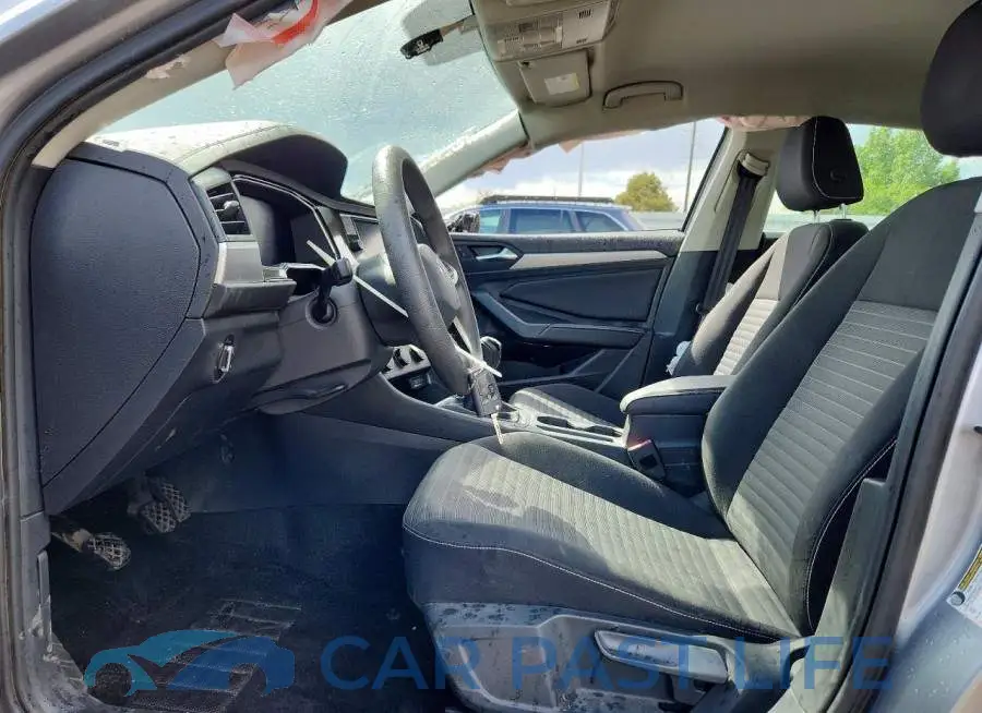 3VW4M7BU9PM011582# 7