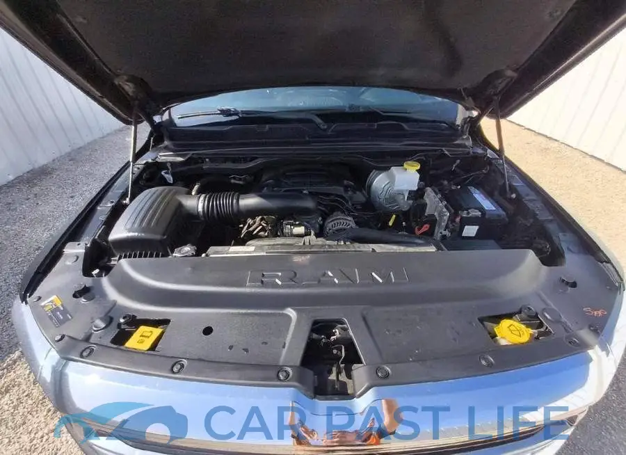 1C6SRFFT4KN561639# 11