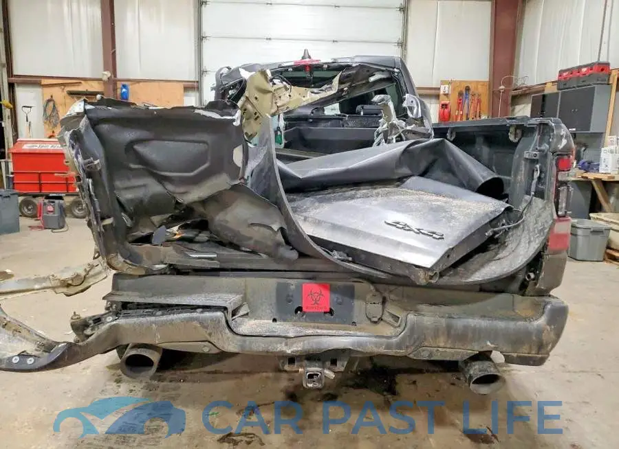 1C6SRFLT9KN551693# 6