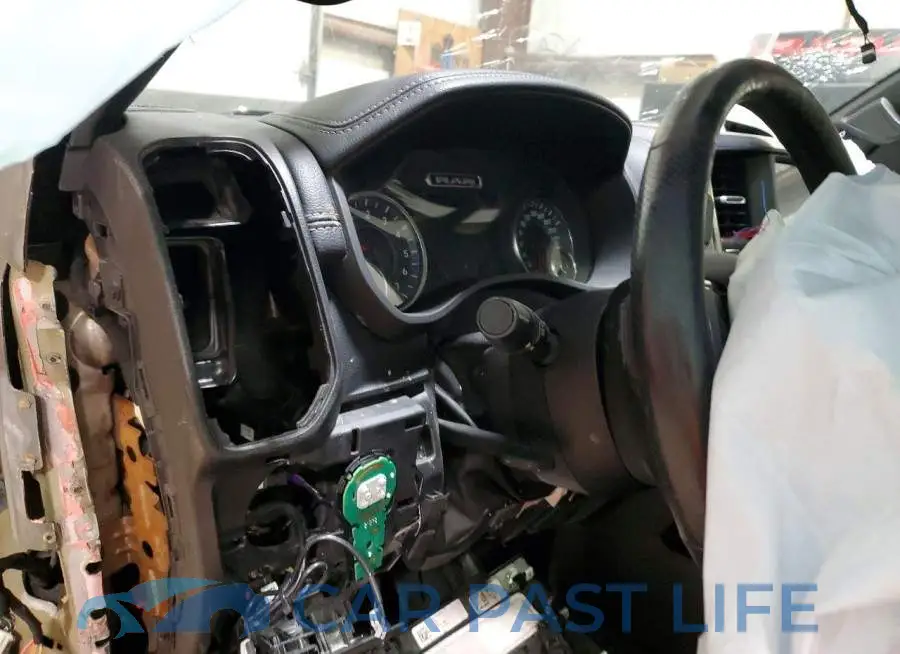 1C6SRFLT9KN551693# 9