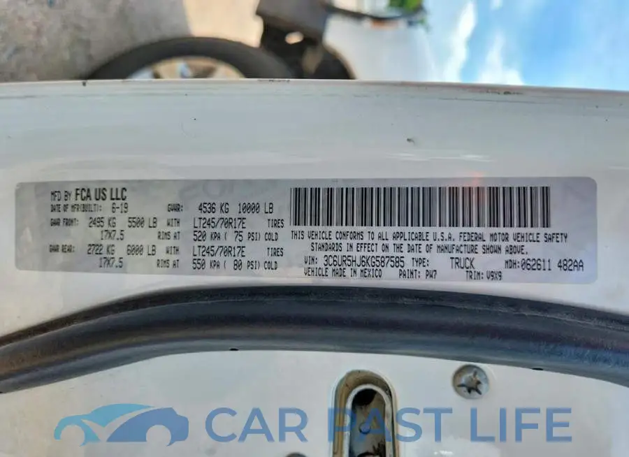 3C6UR5HJ6KG587585# 12