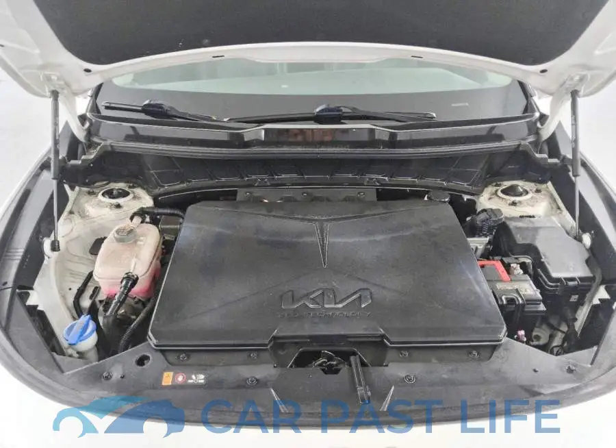 KNDCR3L15P5026048# 12