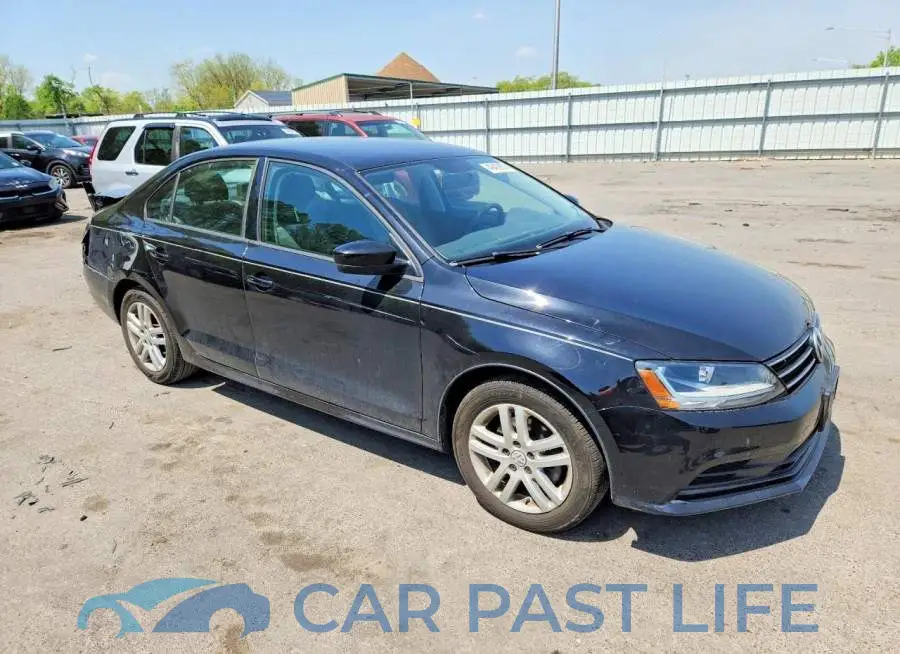 3VW2B7AJ2JM238916# 4