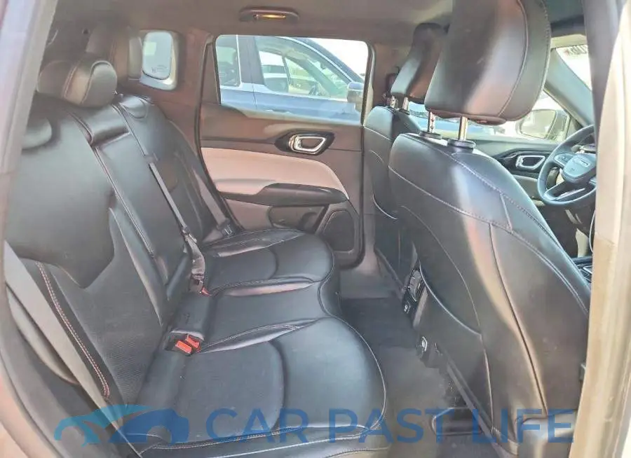 3C4NJDCN8PT523409# 10