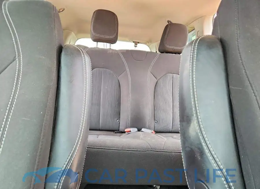 2C4RC1AG2MR558301# 10