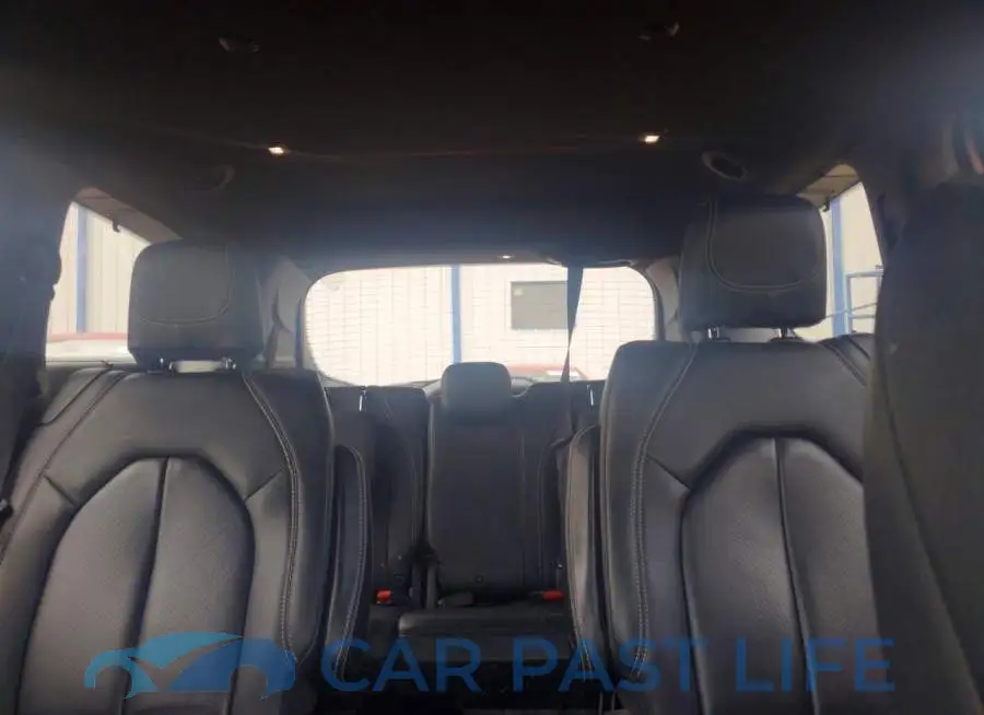 2C4RC1BGXLR173257# 10