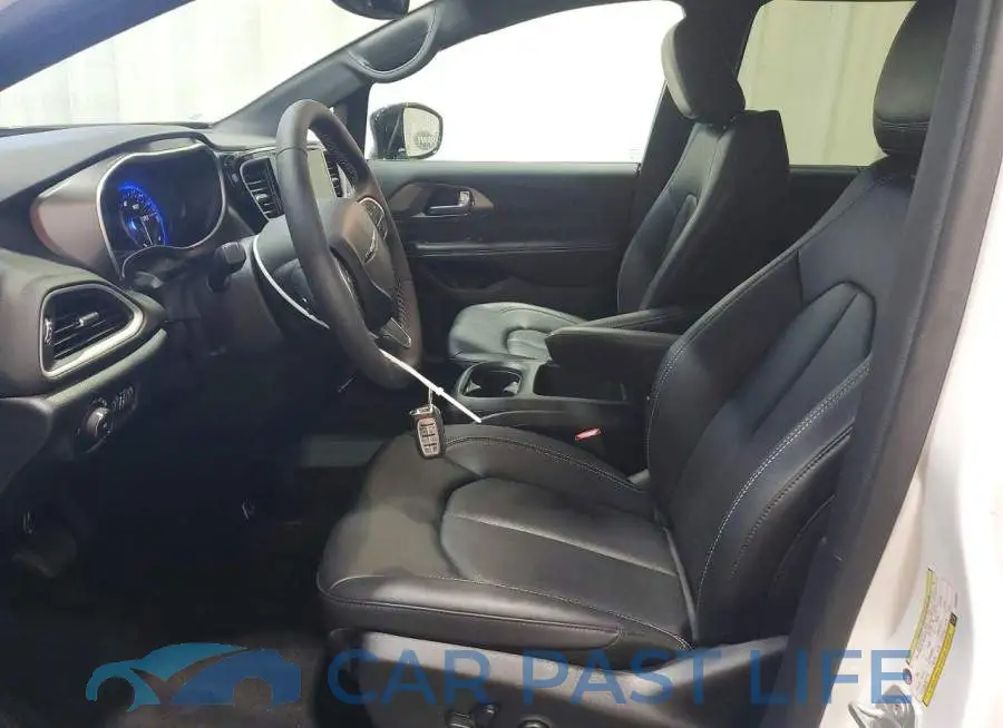 2C4RC1BGXTR260690# 7