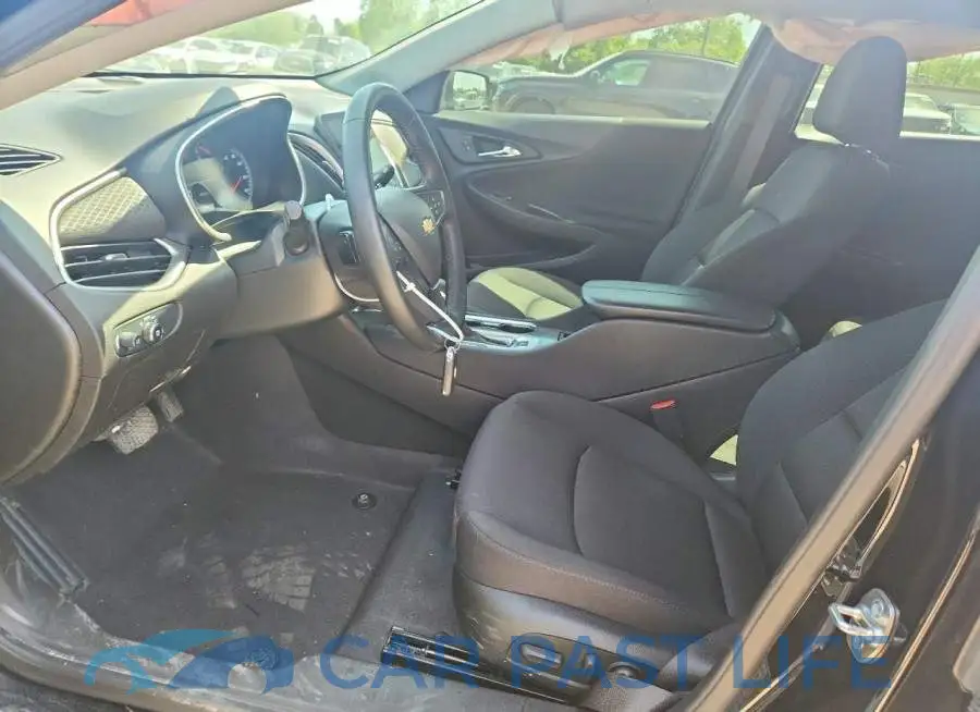 1G1ZD5ST9SF122588# 7