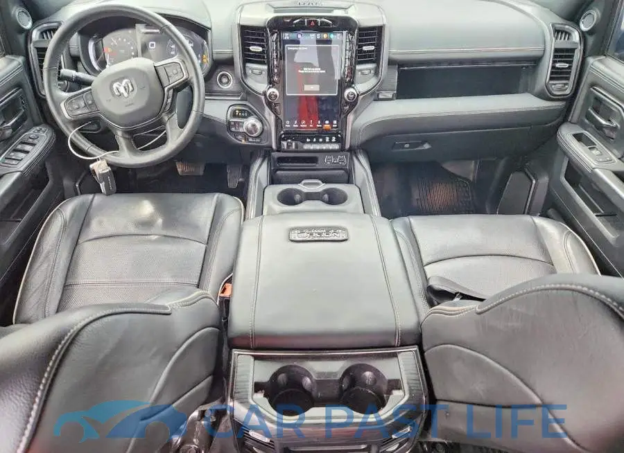 3C6TR5EJ8RG115317# 8