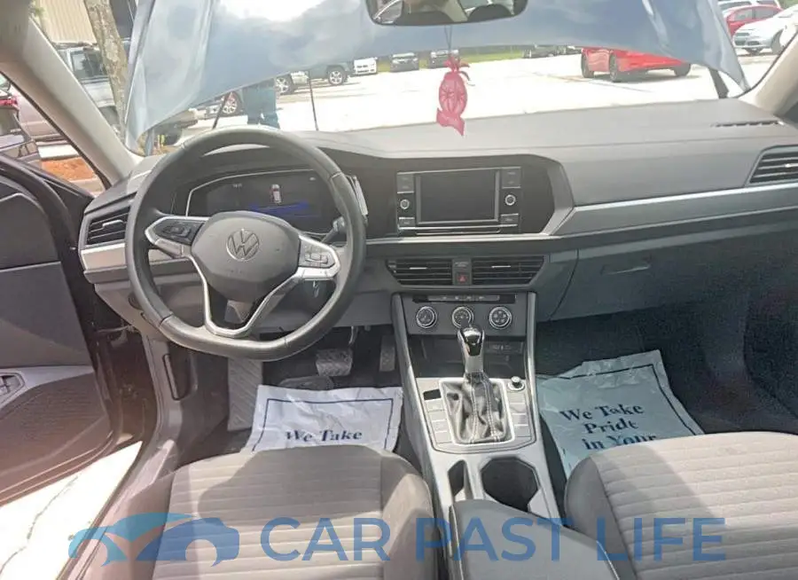 3VW5M7BU9RM103556# 9