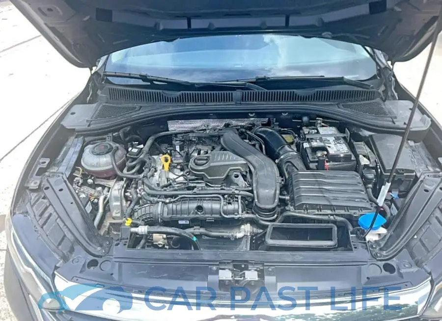 3VW5M7BU9RM103556# 7
