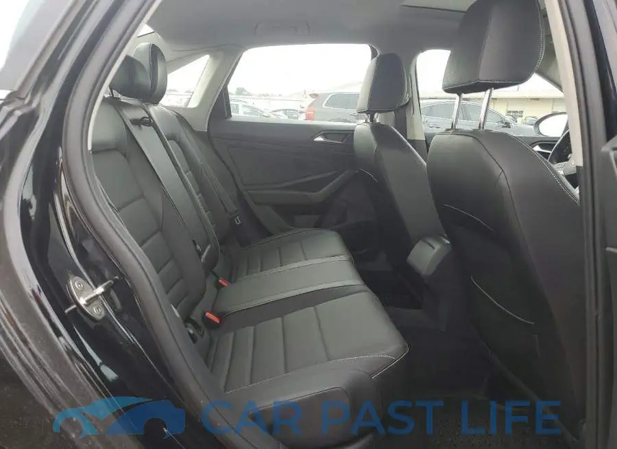 3VW7M7BU6RM032325# 10