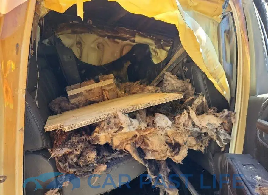 3GTU9DED6KG224575# 10