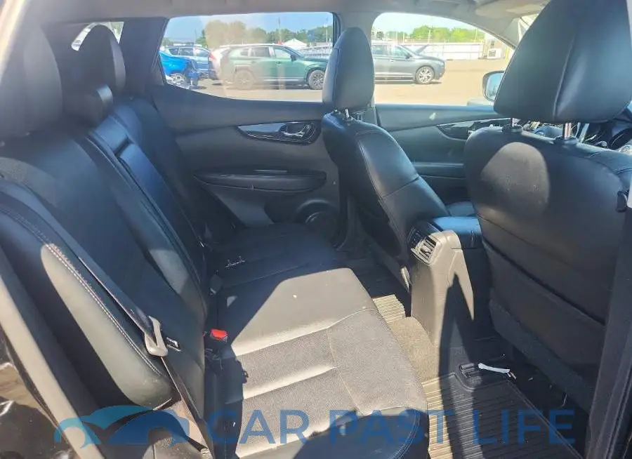 JN1BJ1CRXHW102097# 11